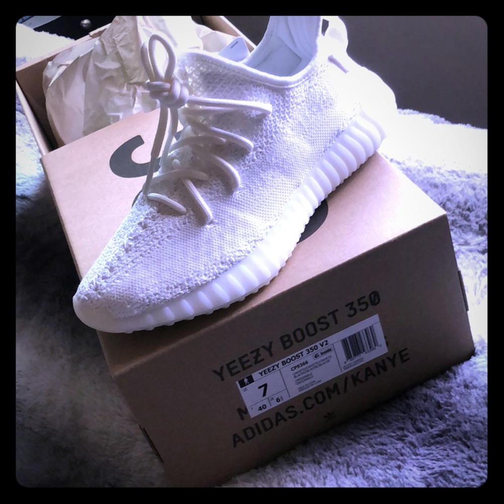 ⭐️⭐️⭐️***** SOLD**********⭐️⭐️⭐️Yeezy Boost 350 V2